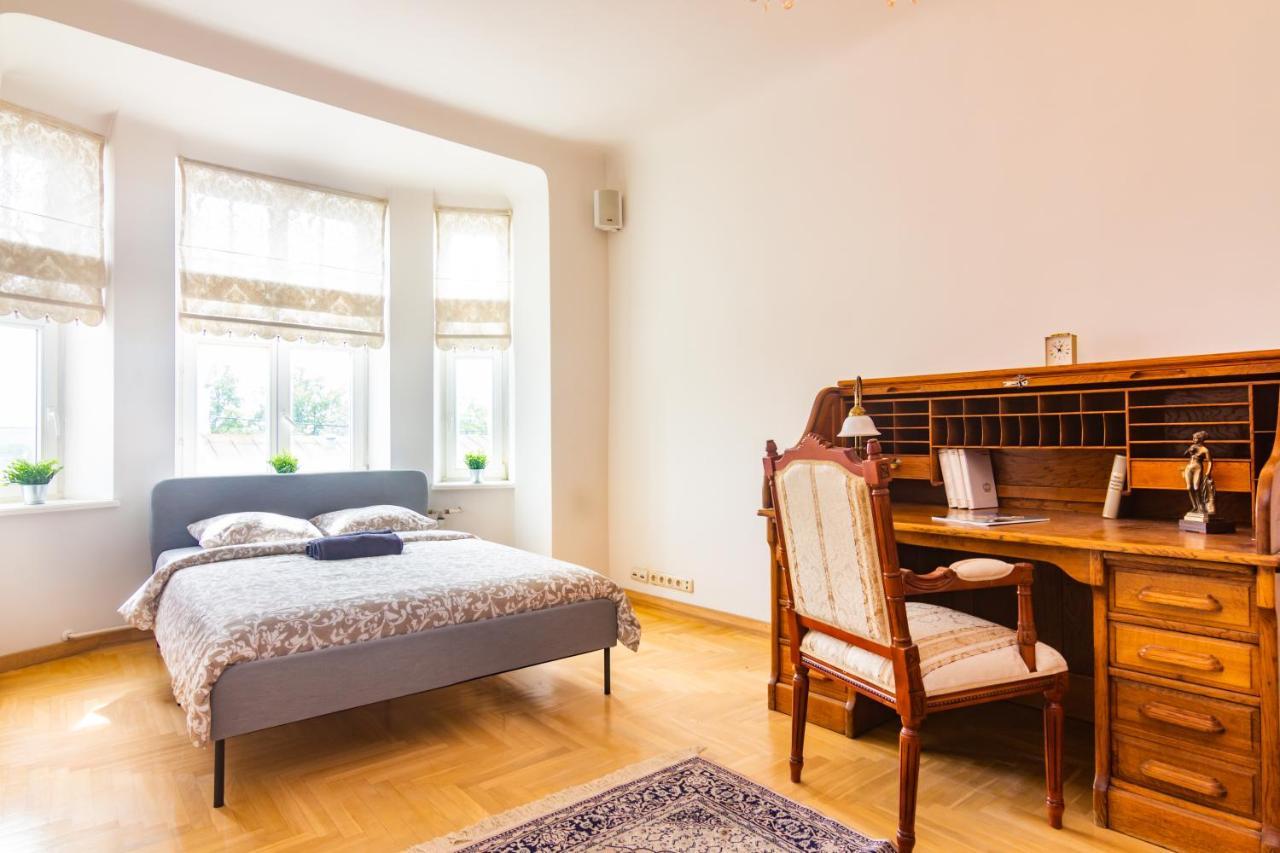 Classic Style Apartment In The Center Of Riga Exterior foto
